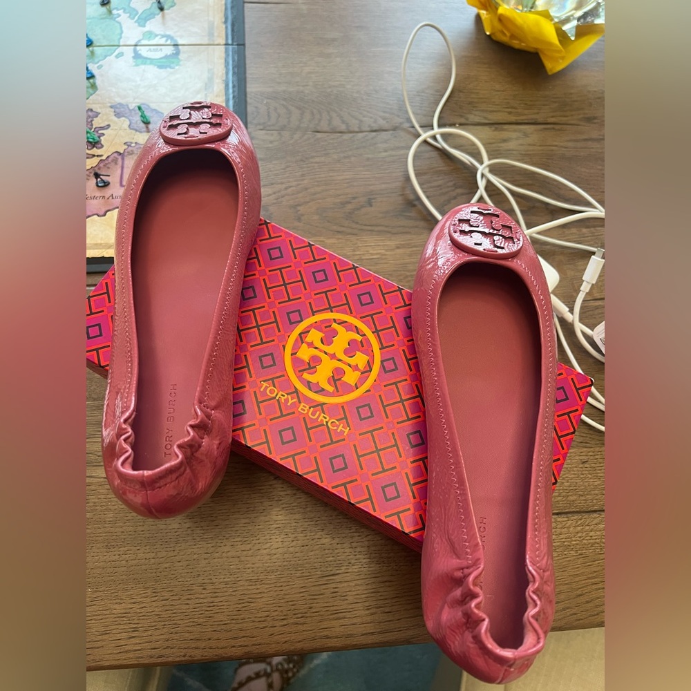 Tory Burch never worn flats! Unique color mauve pattened leather